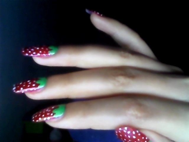 strawberries nails