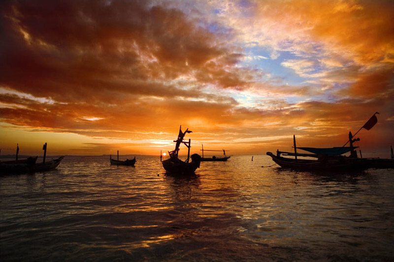 ship on d beach