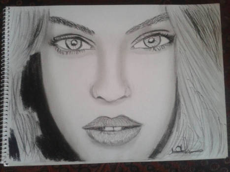 Hand drawing face for beutiful  girl