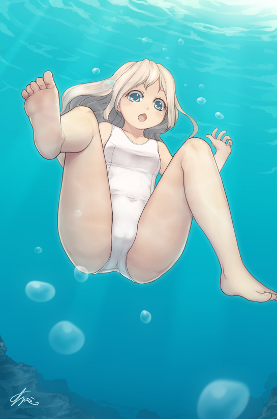 Underwater girl