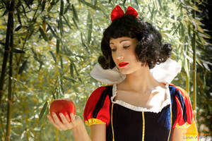 Snow White: so irresistible