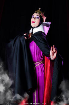 Evil Queen Grimilde: Her Majesty