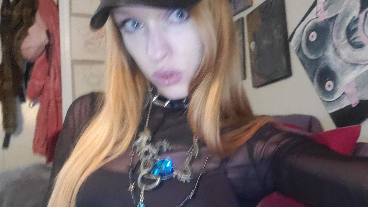 Looky look, i sure can turn a look... LOOKY HERE by TheBethadoneClinic on ...
