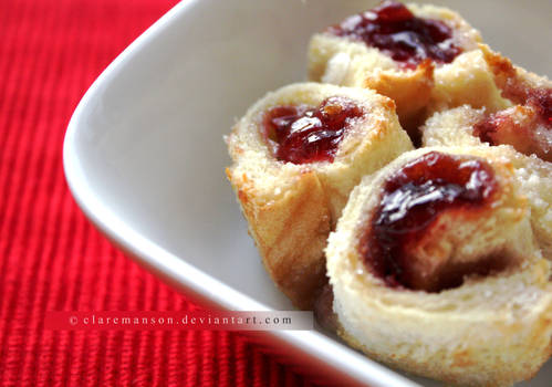 Jam Toast Pudding Spirals