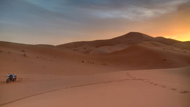 Sunrise in Erg Chebbi, Morocco