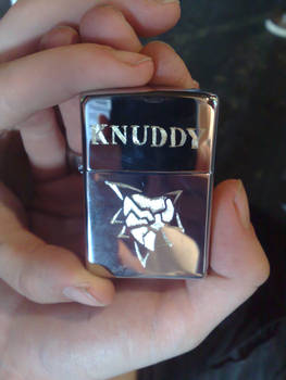 Zippo: Engraved Cracked Heart