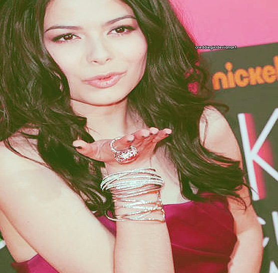 +Miranda Cosgrove Display