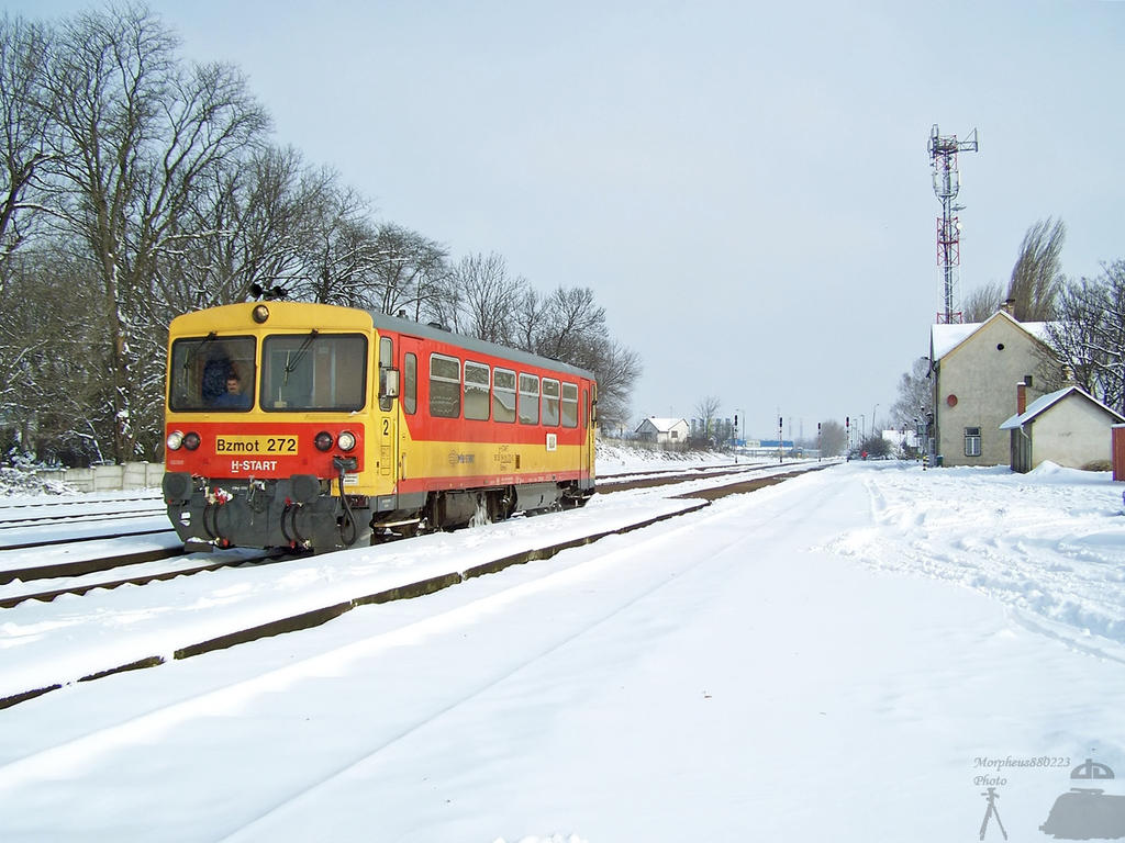 BZmot 272 depart from Gyorszabadhegy