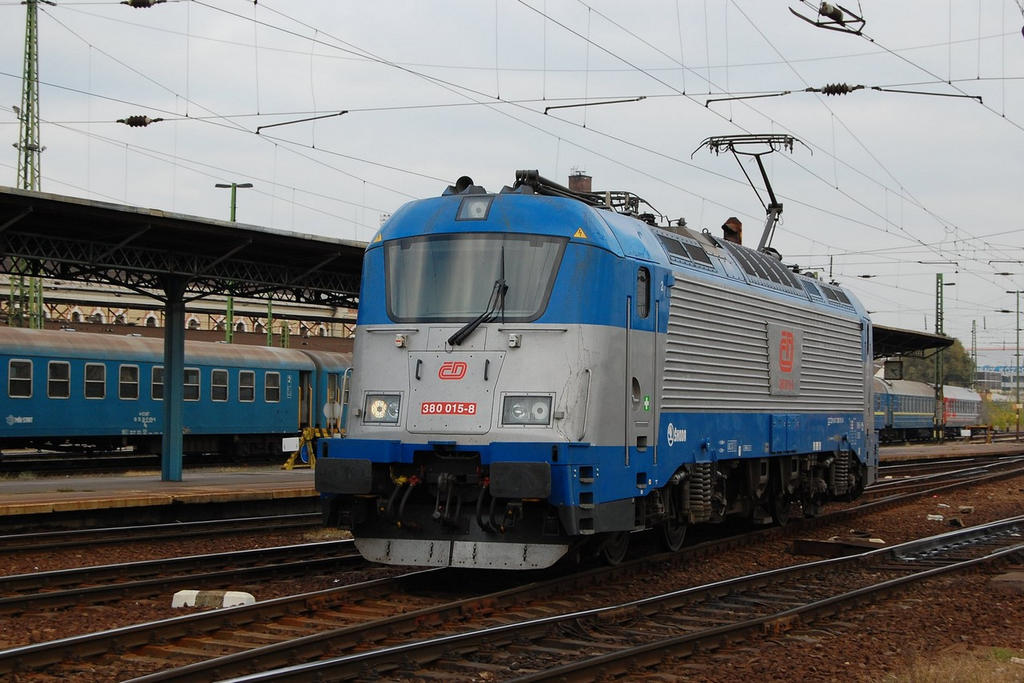380 015 in Budapest