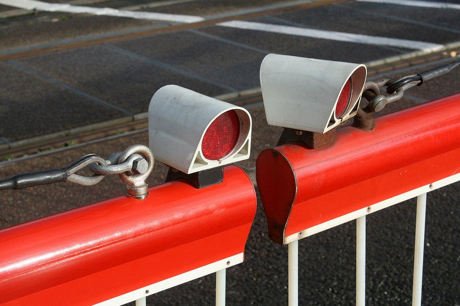 Level Lights Out Rought Level crossing barrier warning lights by swanseamale47 on DeviantArt