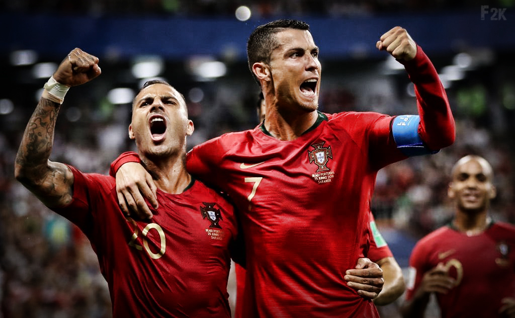 Ronaldo và Quaresma, hai trong những ngôi sao hàng đầu của bóng đá thế giới. Tận hưởng những hình ảnh đầy cảm xúc của các cầu thủ này khi họ cạnh tranh để giành chiến thắng và mang danh hiệu về cho câu lạc bộ.