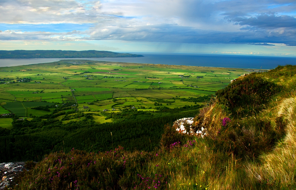 Binevenagh and Benone II by younghappy