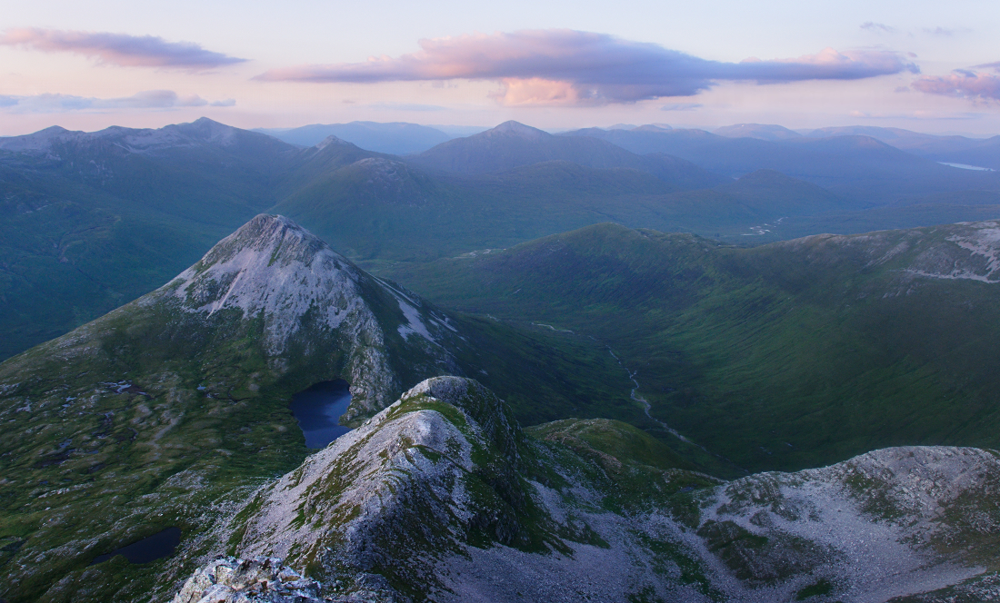 Binnein Beag, Highlands, Scotland by younghappy