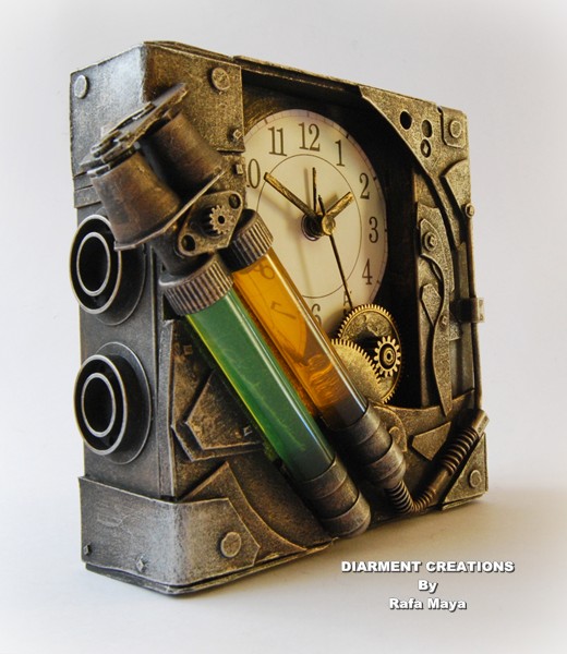 Steampunk Bicomponent Clock