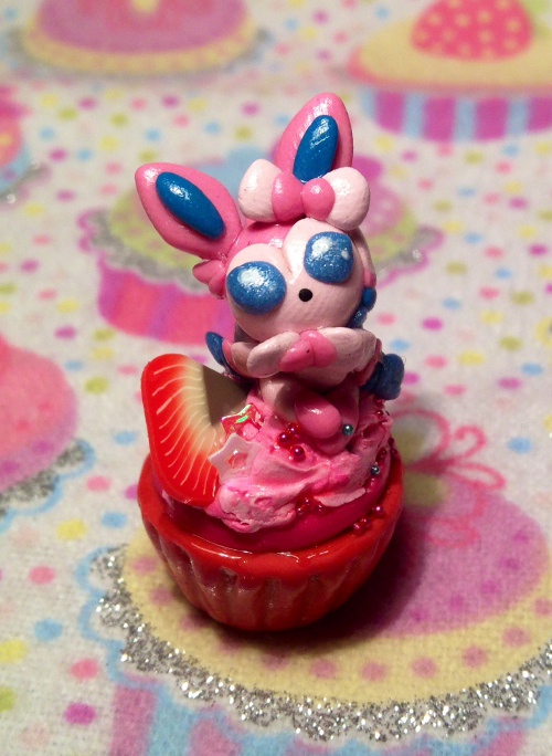 Sylveon Strawberry Cupcake 2