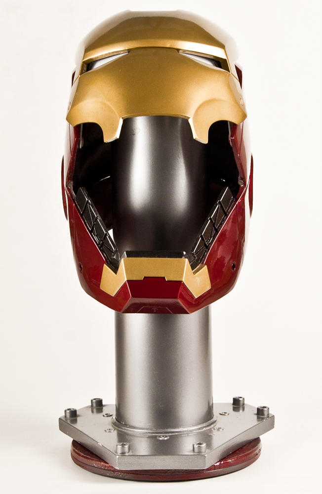 iron man helmet front view Marvel Legends Series Premium Electronic with Light FX, Avengers: Endgame Adult Collectible Roleplay Gear : Clothing, Shoes & Jewelry dismiss battle mode with eye lights in white and ear lights in blue 14 2010 Hasbro Marvel Ironman Face