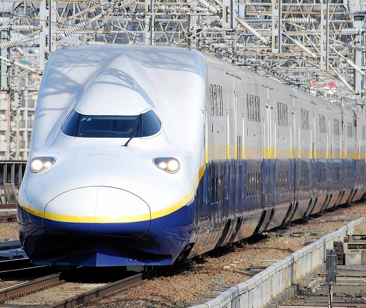 E4 Series Max Bullet Train. by OptimusHunter29 on DeviantArt