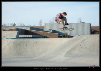 Henrik Ophus Karlson - Hardflip Fakie