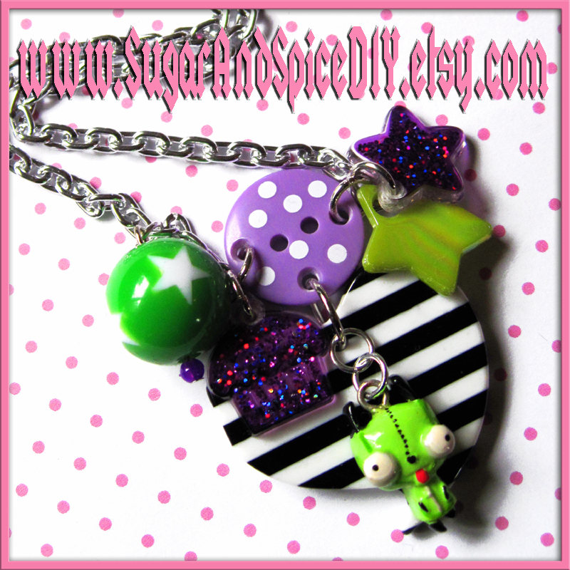 Gir Button And Chains Necklace