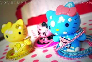 Hello Kitty Wears Kandi