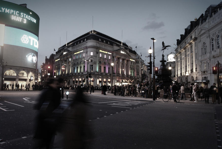 piccadilly by night