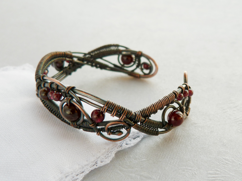 Garnet bracelet - Rowan