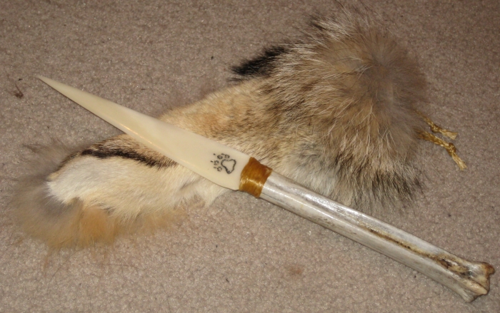 Coyote paw bone knife 1