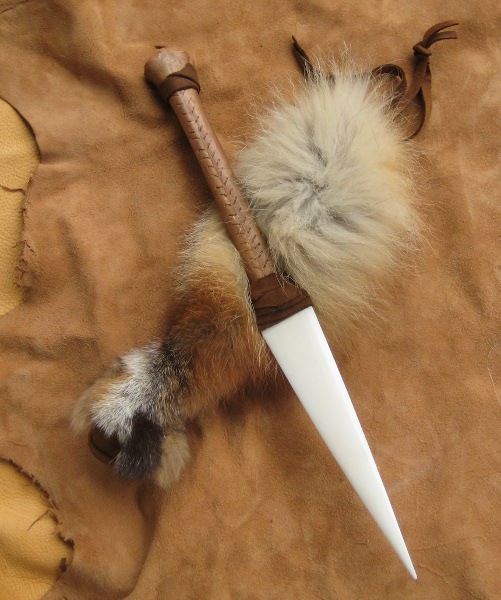 Bone and fox knife 2