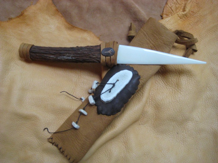 Elk antler knife + leather