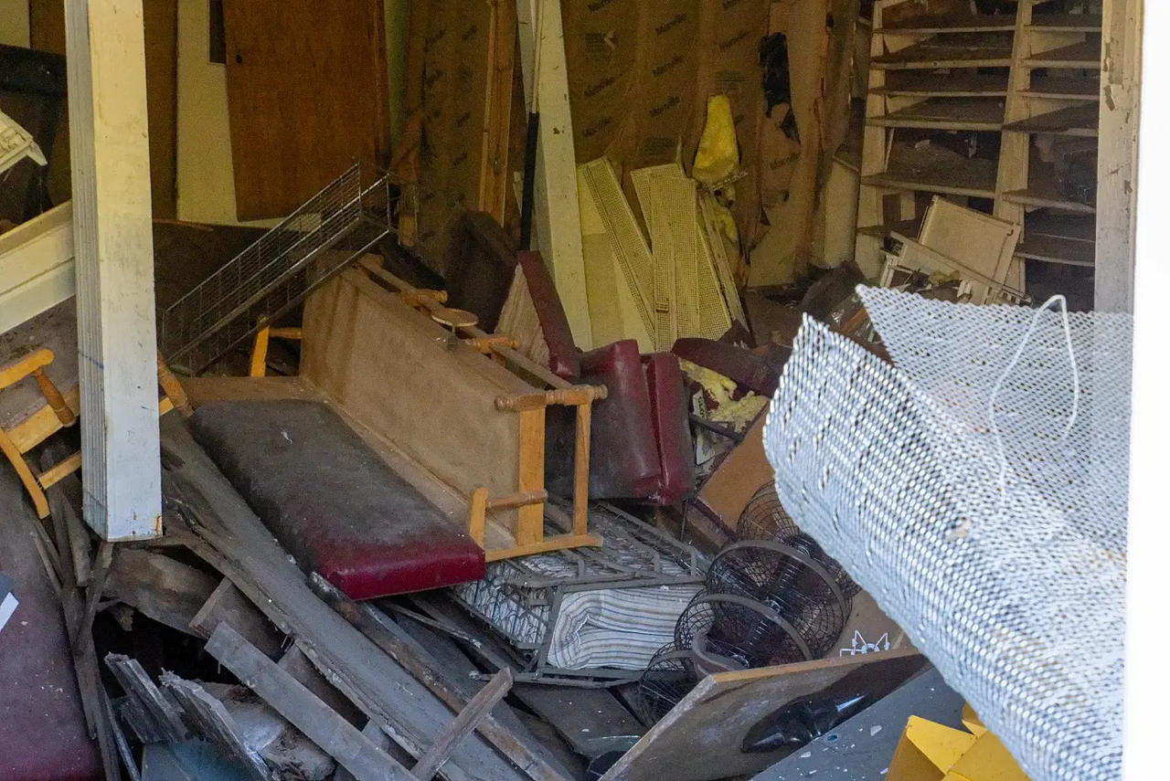 Trashed interior by sequential on DeviantArt