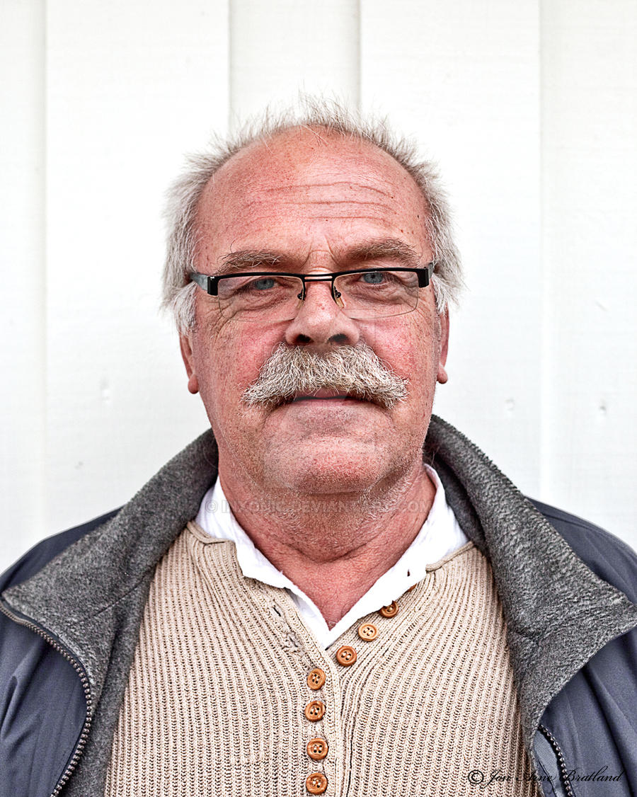 This random guy by Inxonic on DeviantArt