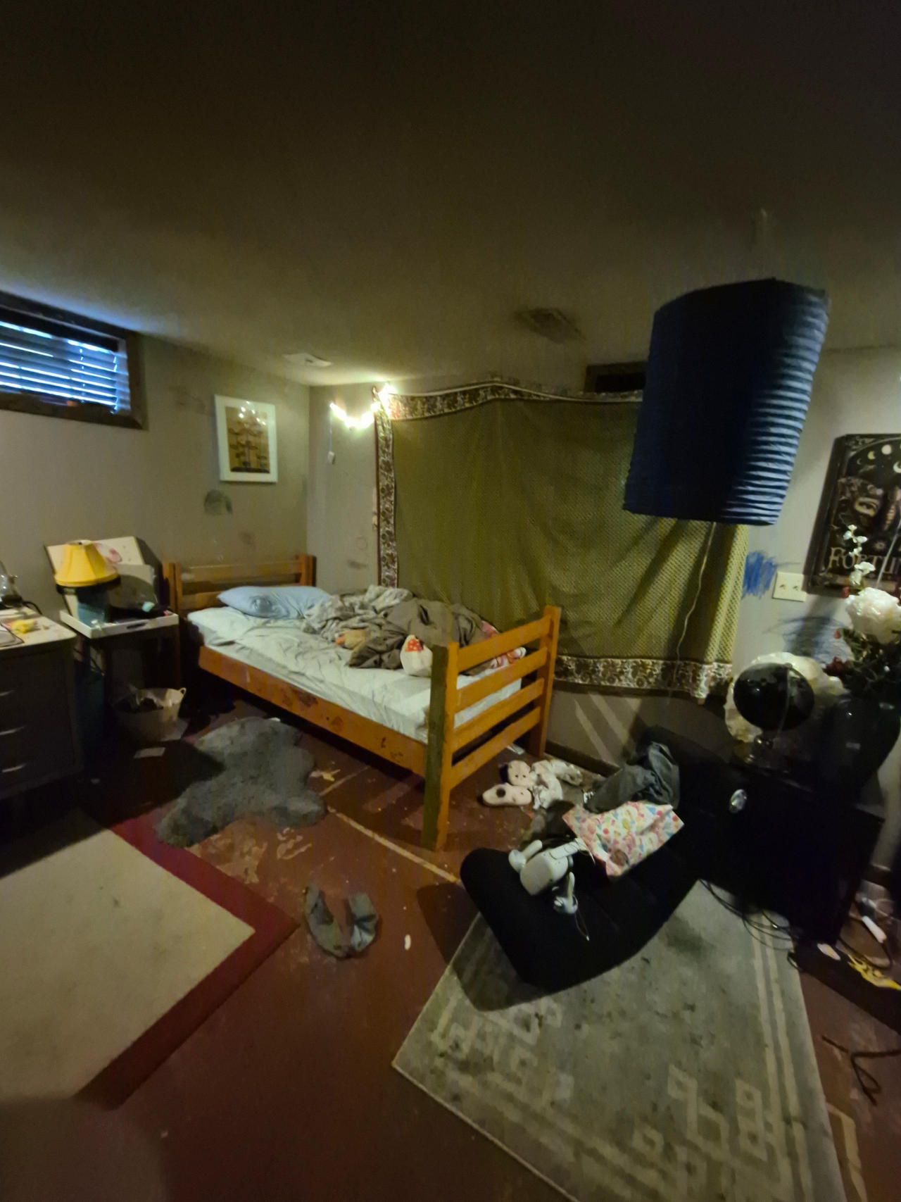 room tour!!! by thetreedude on DeviantArt
