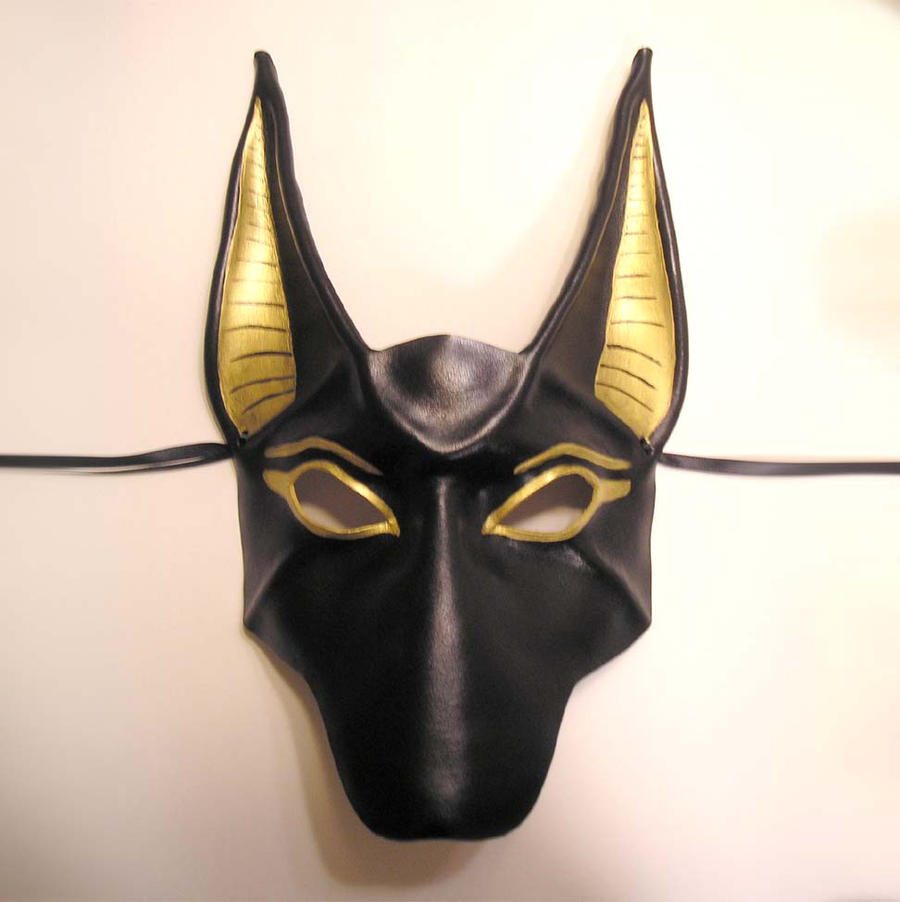 Анубис шоу маска кто под маской. Маска Анубиса. Золотая маска Анубиса. Маска Анубиса кожаный. Египетская маска Анубиса.