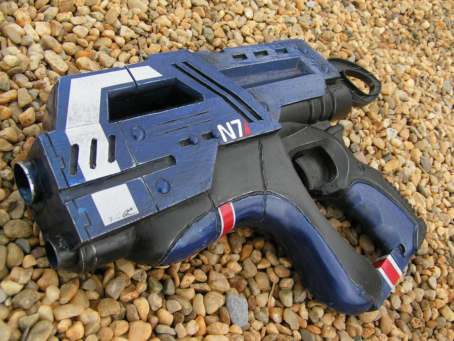WORKING MASS EFFECT M6 HAND by faustus70 on