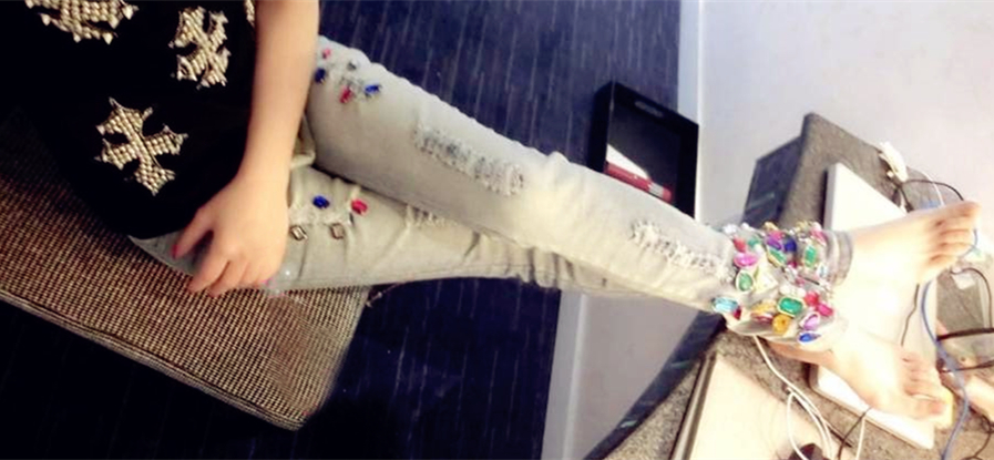 Cute Girls fb cover, Rhinestones white pants 2014