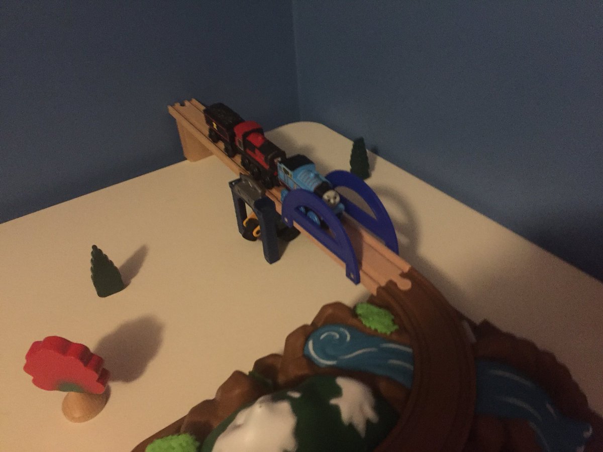 Thomas and by Hunter2344 on DeviantArt