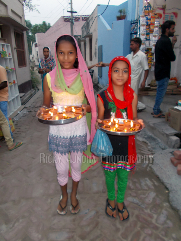 Cute Girls Lightning DIVA on Diwali