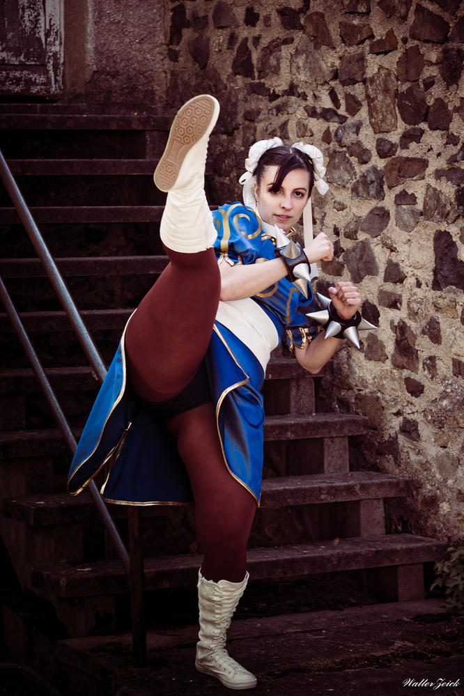 Cosplay - Page 14 Streetfighter_s_chun_li_by_deltacode_df4qtsc-fullview.jpg?token=eyJ0eXAiOiJKV1QiLCJhbGciOiJIUzI1NiJ9.eyJzdWIiOiJ1cm46YXBwOjdlMGQxODg5ODIyNjQzNzNhNWYwZDQxNWVhMGQyNmUwIiwiaXNzIjoidXJuOmFwcDo3ZTBkMTg4OTgyMjY0MzczYTVmMGQ0MTVlYTBkMjZlMCIsIm9iaiI6W1t7ImhlaWdodCI6Ijw9Mjg4MSIsInBhdGgiOiJcL2ZcLzZmMDI4YWU3LWQ2NWItNDI1MC1hNjM3LWI2ZWJjOWVlYWM3Y1wvZGY0cXRzYy00OTVmOGUwMi00MDc1LTRiN2MtODdmMy0yNmZlY2ZiYTViNjguanBnIiwid2lkdGgiOiI8PTE5MjAifV1dLCJhdWQiOlsidXJuOnNlcnZpY2U6aW1hZ2Uub3BlcmF0aW9ucyJdfQ