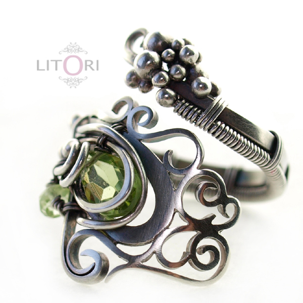 COMPOSEGRETO - silver ring with peridote