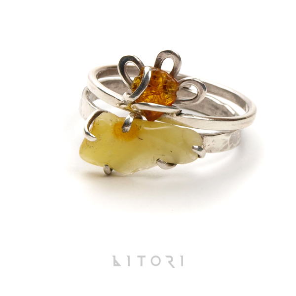 MARHARI - a set of rings with amber