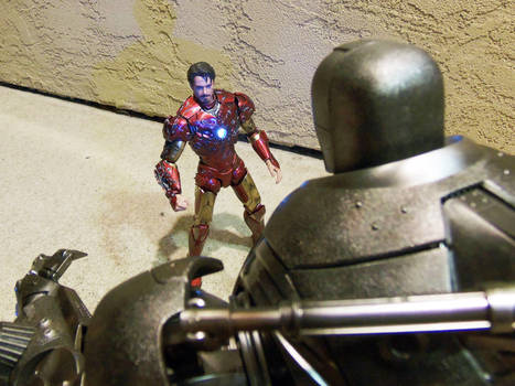 Hot Toys Iron Monger and custom Iron Man