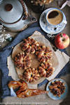 Puff pastry apple rings II