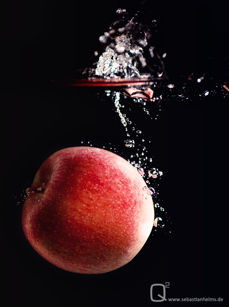 Apple Water Splash