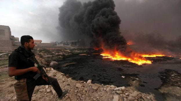 Захват нефти. Горящие нефтяные скважины в Ираке.