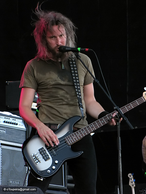 Mastodon: Troy Sanders looking