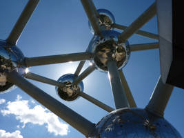 Atomium from below