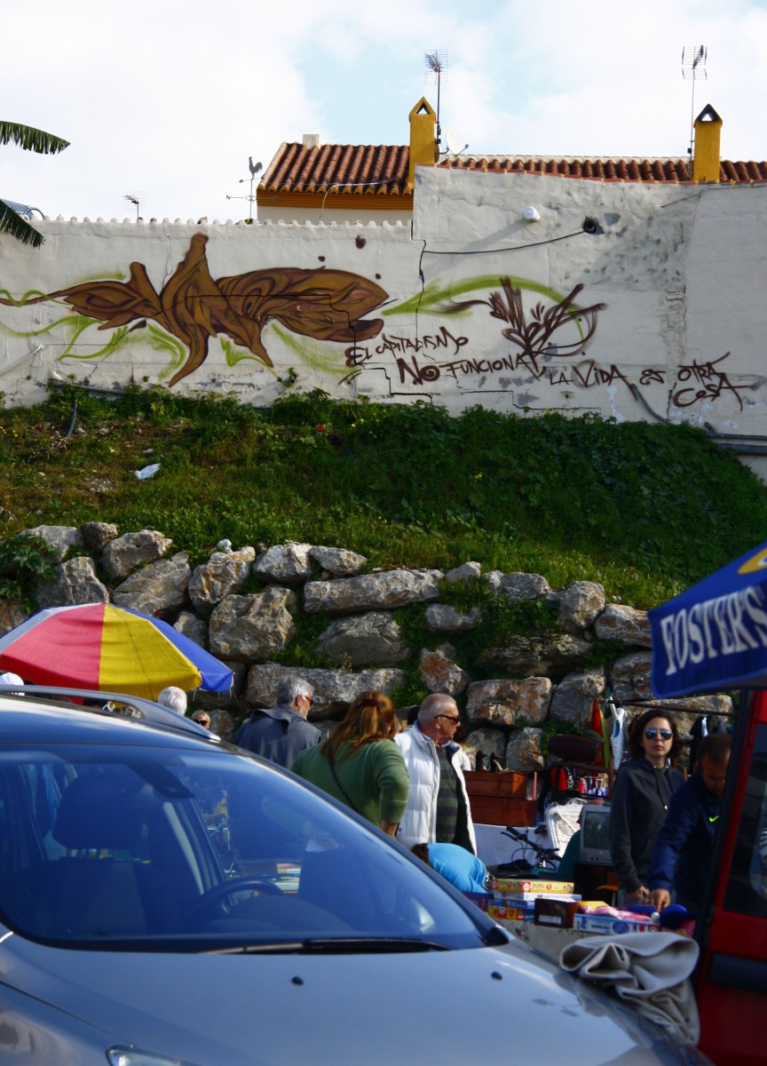 Vandal en el mercadillo de Nerja