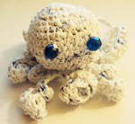 Recycled Plarn Octopus by BunnehDemon