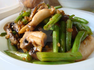 Mushroom and Beans with Sweet Garlic Sauce