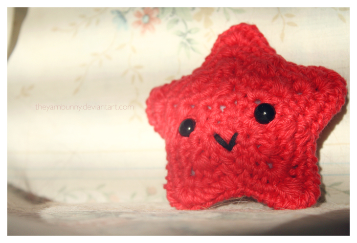 little red star amigurumi